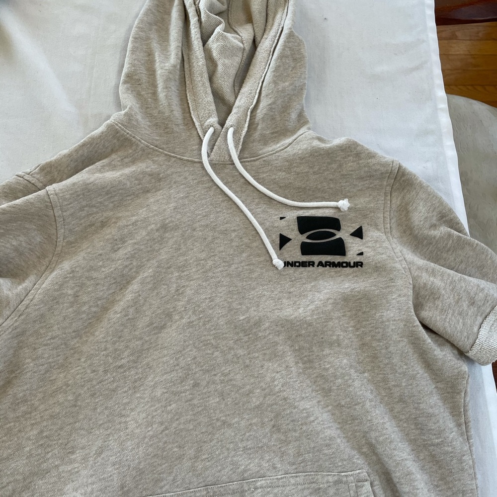 Short sleeve under armour hoodie